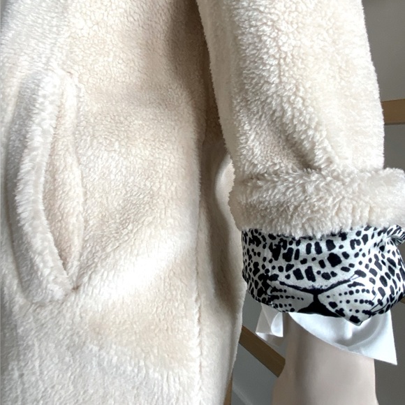 Smashed Lemon cozy Fleece Over Coat with Satin Cheetah Print interior - Picture 8 of 15